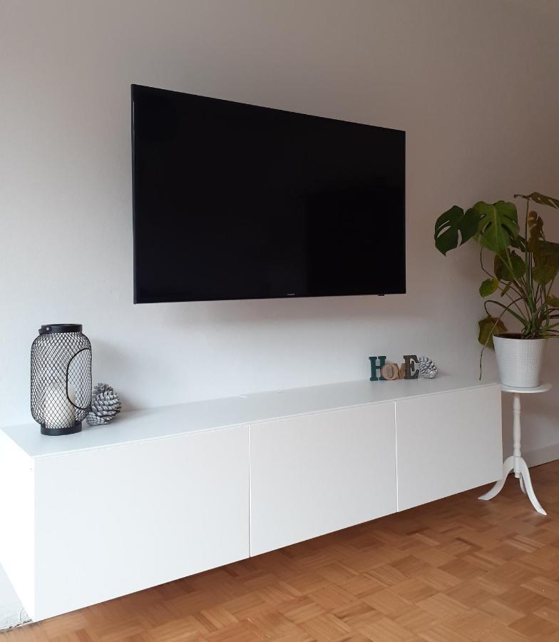 Moderne Familienfreundliche Wohnung Am Waldrand Von Pruem Mit Terrasse Exterior foto