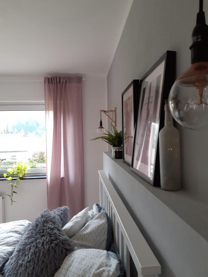 Moderne Familienfreundliche Wohnung Am Waldrand Von Pruem Mit Terrasse Exterior foto